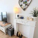 Bergoase Mit Pool & Sauna דירה שיידג