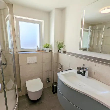Bergoase Mit Pool & Sauna شايديغ